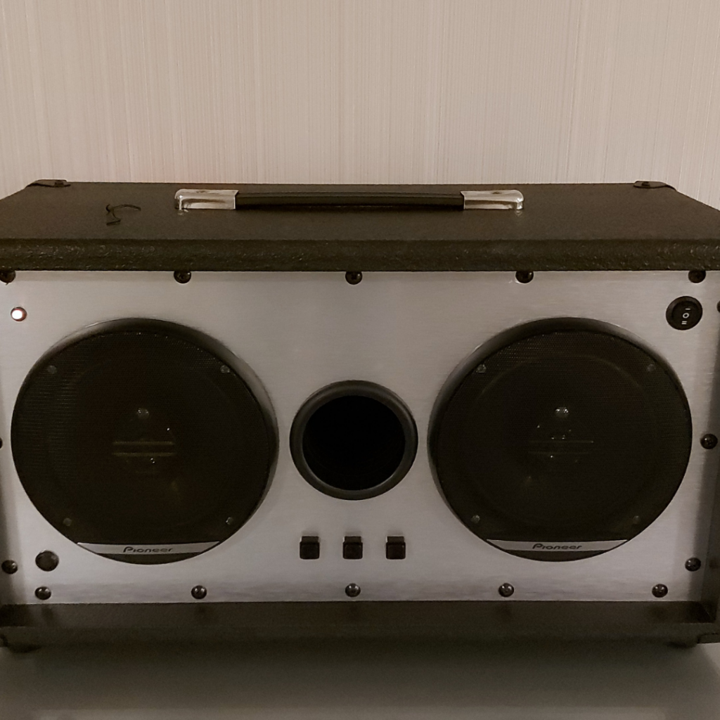 Retro bluetooth speaker voor