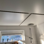 Plafond badkamer door middel van HPL
