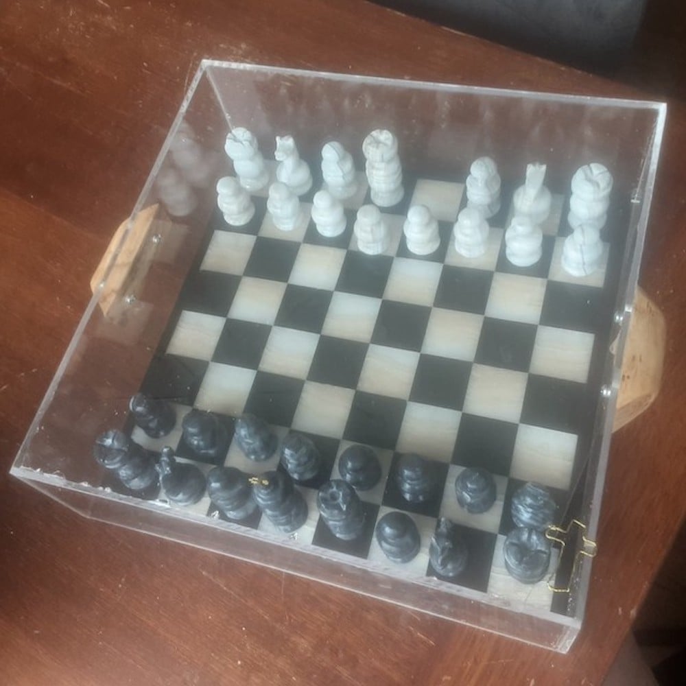 Plexiglas stolp voor marmeren schaakbord3 1e